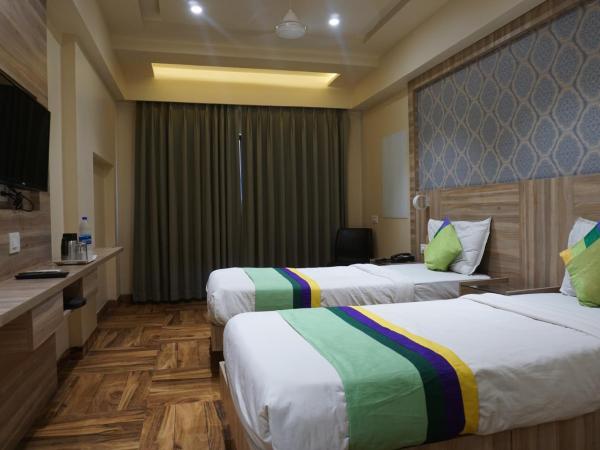 Treebo Classic Grande, Camp : photo 4 de la chambre chambre double standard