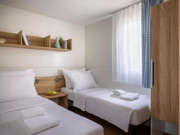 Maistra Camping Veštar Mobile homes : photo 6 de la chambre mobile home supérieur 2 chambres