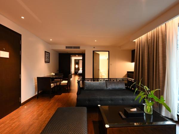 Mövenpick Hotel Sukhumvit 15 Bangkok : photo 1 de la chambre suite junior