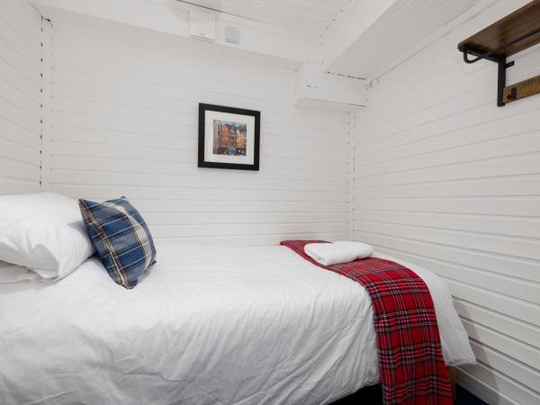 New Town Rooms - Basement Hostel : photo 1 de la chambre single room with shower with no window