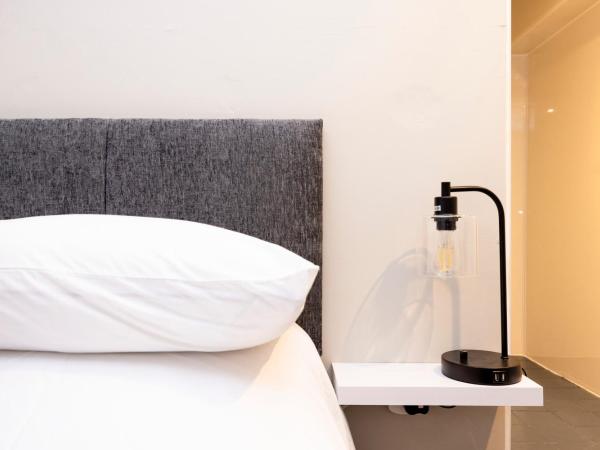 New Town Rooms - Basement Hostel : photo 3 de la chambre double room with shower with no window