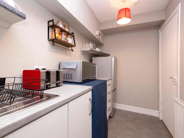 New Town Rooms - Basement Hostel : photo 10 de la chambre double room with shower with no window