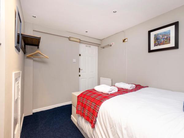 New Town Rooms - Basement Hostel : photo 3 de la chambre double room with shower with no window