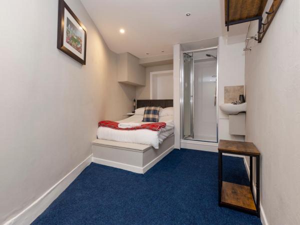 New Town Rooms - Basement Hostel : photo 1 de la chambre single room with shower with no window