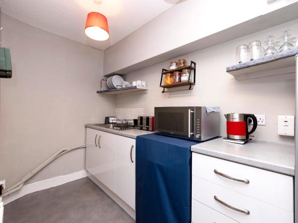 New Town Rooms - Basement Hostel : photo 9 de la chambre double room with shower with no window