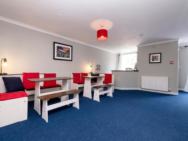 New Town Rooms - Basement Hostel : photo 8 de la chambre double room with shower with no window