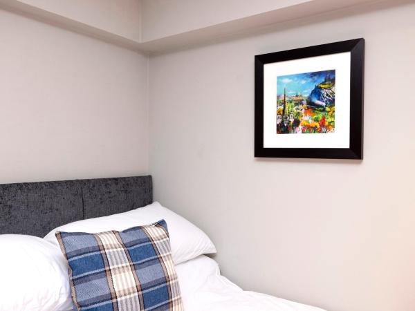 New Town Rooms - Basement Hostel : photo 3 de la chambre double room with shower with no window