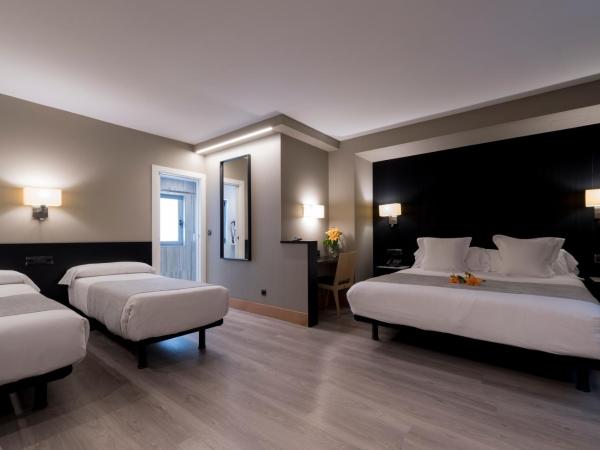 Hotel Plaza : photo 4 de la chambre chambre familiale