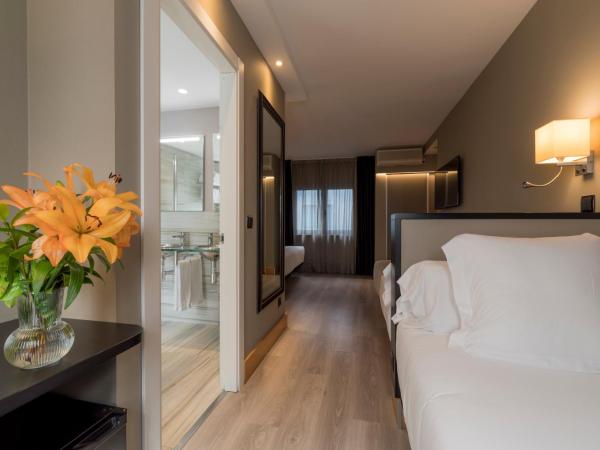 Hotel Plaza : photo 8 de la chambre chambre familiale