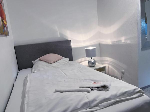 Restaurant Donau : photo 7 de la chambre chambre simple avec salle de bains