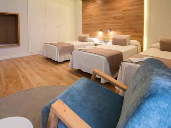 Hotel Monte Puertatierra : photo 3 de la chambre chambre lits jumeaux avec lit d’appoint - 301