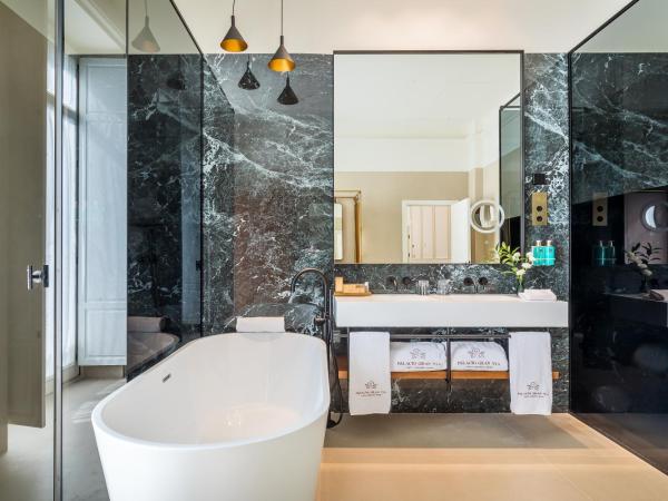 Palacio Gran Vía, a Royal Hideaway Hotel : photo 9 de la chambre suite junior alhambra (2 adultes + 2 enfants)