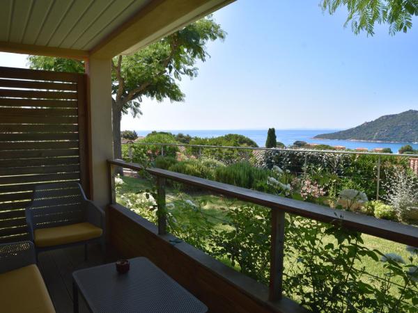 Hôtel Alivi Di Santa Giulia : photo 9 de la chambre chambre double deluxe - vue sur mer