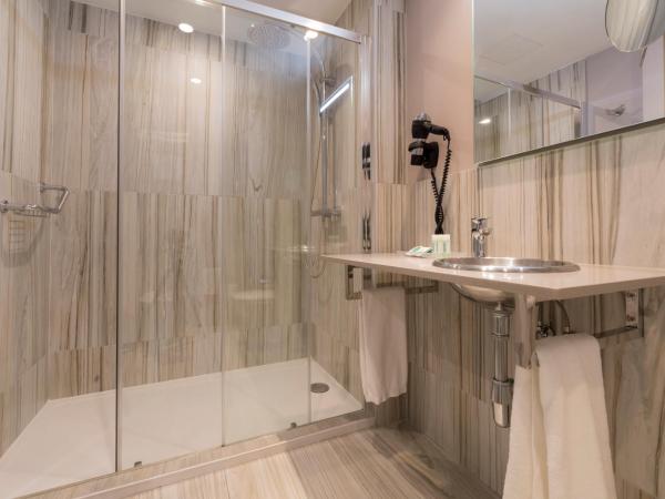 Hotel Plaza : photo 2 de la chambre chambre double ou lits jumeaux