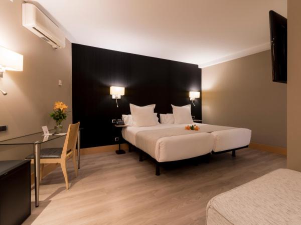 Hotel Plaza : photo 8 de la chambre chambre triple