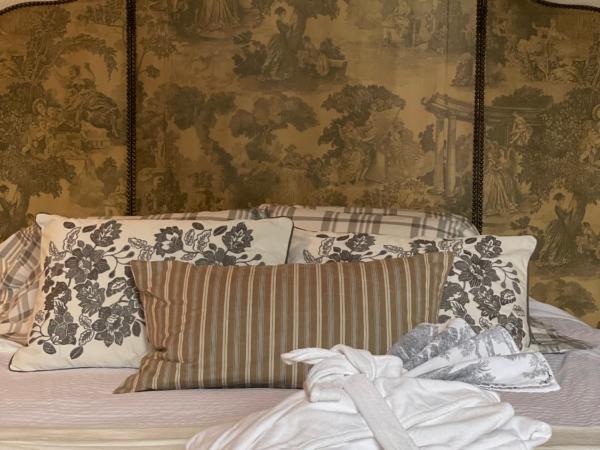 Le Chalet d'Ouchy : photo 8 de la chambre chambre double avec baignoire