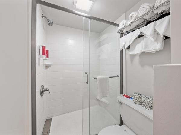 SureStay Hotel by Best Western Virginia Beach Royal Clipper : photo 4 de la chambre chambre lit king-size