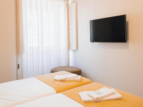 Dear Faro - Guest House : photo 1 de la chambre chambre double ou lits jumeaux avec salle de bains privative