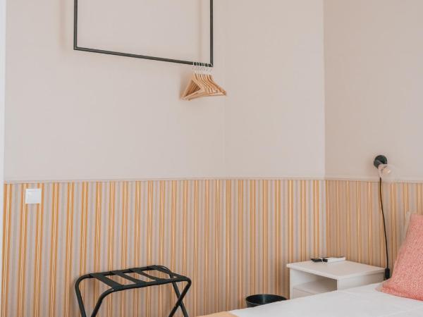 Dear Faro - Guest House : photo 4 de la chambre chambre double ou lits jumeaux avec salle de bains commune