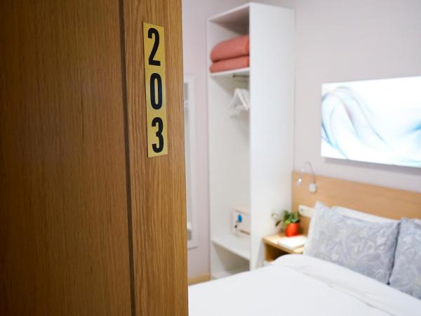 Pensión Easo : photo 5 de la chambre chambre simple avec salle de bains privative