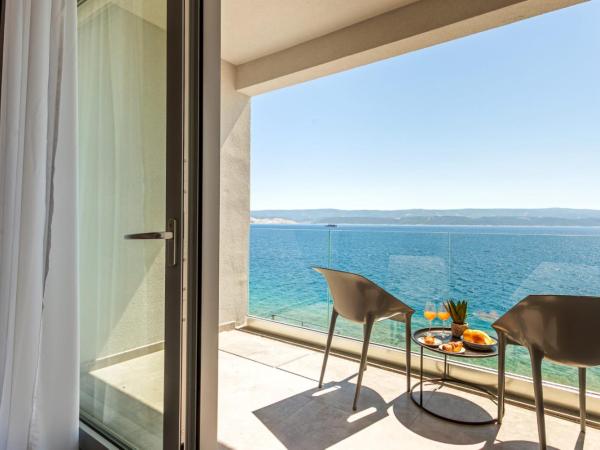 Hotel Saint Hildegard : photo 2 de la chambre chambre double deluxe avec balcon - vue sur mer