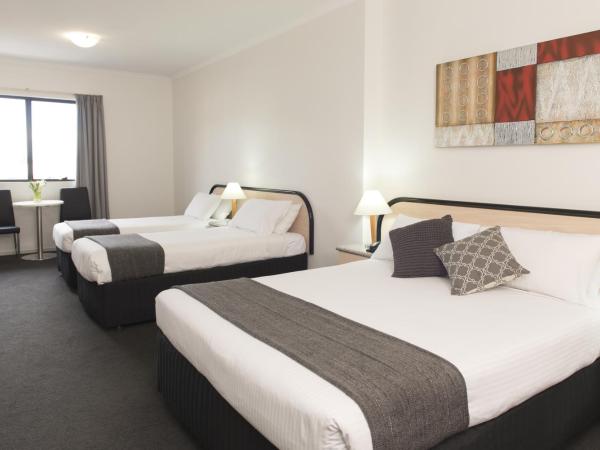 Adelaide Riviera Hotel : photo 3 de la chambre chambre familiale (2 adultes et 2 enfants)