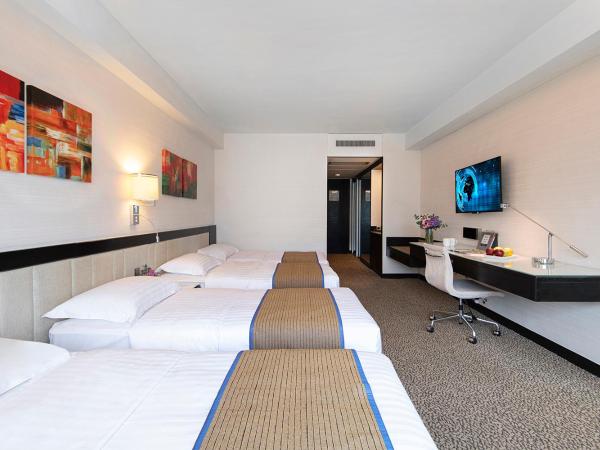 Regal Riverside Hotel : photo 4 de la chambre chambre familiale quadruple