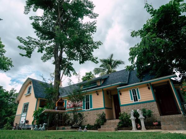 ชอว์ งาทอง รีสอร์ต Chor Ngar Thong Erawan Kanchanaburi : photo 8 de la chambre chambre familiale - vue sur montagne