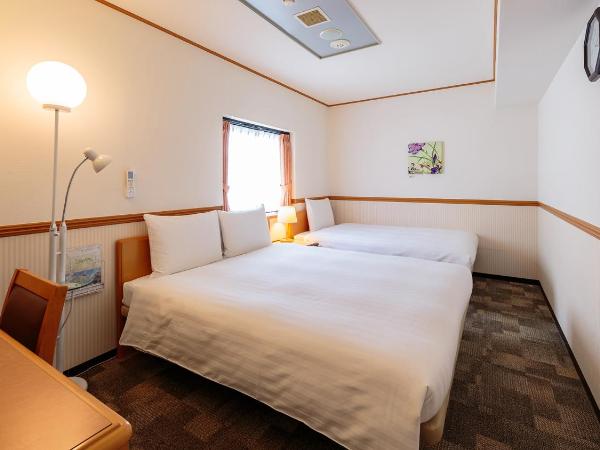 Toyoko Inn Nagoya Nishiki : photo 1 de la chambre chambre lits jumeaux familiale - fumeurs
