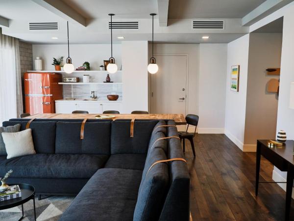 The Alida, Savannah, a Tribute Portfolio Hotel : photo 5 de la chambre penthouse suite, 2 king, river view, high floor