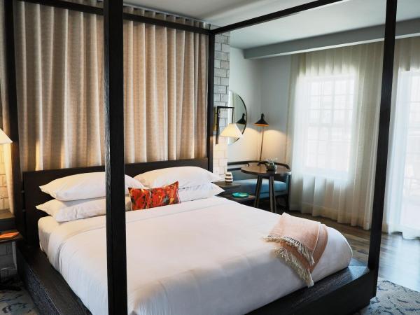 The Alida, Savannah, a Tribute Portfolio Hotel : photo 4 de la chambre penthouse suite, 2 king, river view, high floor