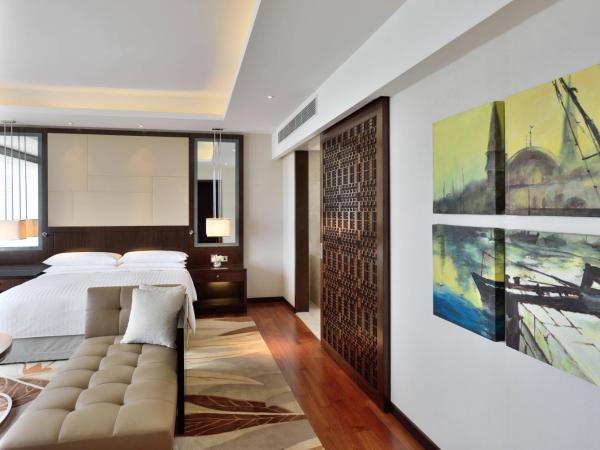 Kochi Marriott Hotel : photo 4 de la chambre vice presidential suite, executive lounge access, 1 king