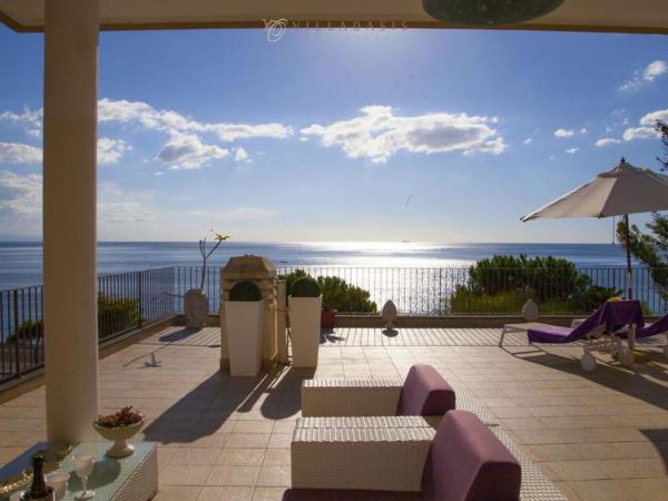 Taormina Villa Oasis Residence : photo 1 de la chambre suite penthouse avec jacuzzi extérieur