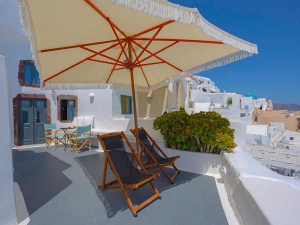 Sophia Oia View : photo 10 de la chambre sophoia - suite troglodyte avec petite piscine extérieure - vue sur caldeira