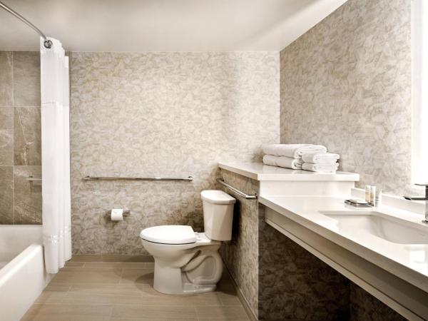 San Antonio Marriott Rivercenter on the River Walk : photo 7 de la chambre guest room with club lounge access - hearing accessible