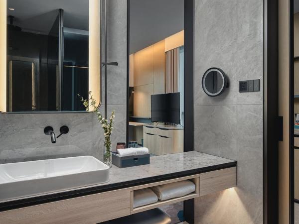 Crowne Plaza Hangzhou Riverside, an IHG Hotel : photo 3 de la chambre standard king room with qianjiang cbd view