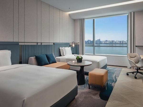 Crowne Plaza Hangzhou Riverside, an IHG Hotel : photo 4 de la chambre standard twin room with river view and lounge access