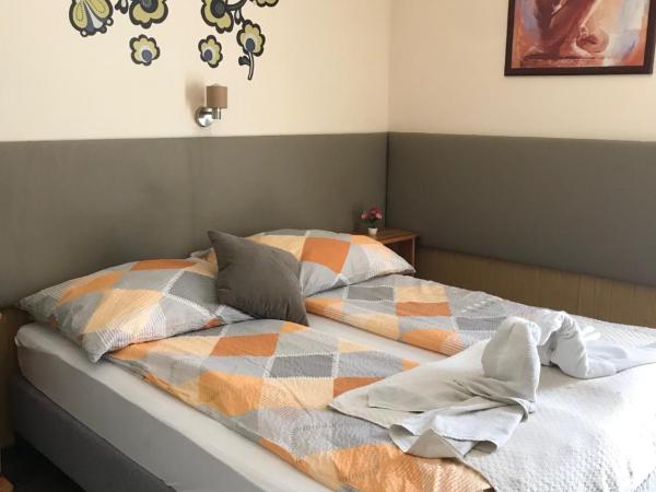 Marika Vendégház : photo 6 de la chambre chambre double ou lits jumeaux