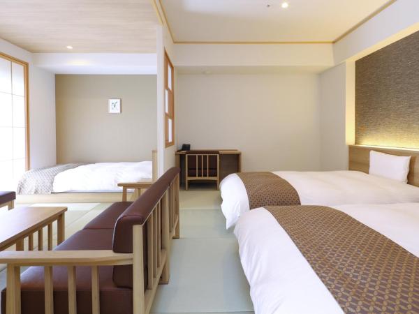 Dormy Inn Premium Ginza : photo 4 de la chambre chambre triple avec terrasse