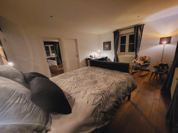 Sherlock's Home - Guest House : photo 9 de la chambre chambre double - vue sur jardin
