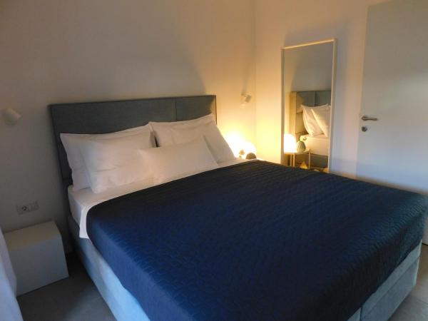 Mari House : photo 5 de la chambre appartement - vue sur piscine 