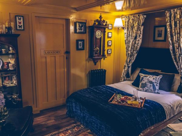 Sheddington Manor - 2 Bedroom Guest House & Cinema : photo 8 de la chambre appartement 2 chambres