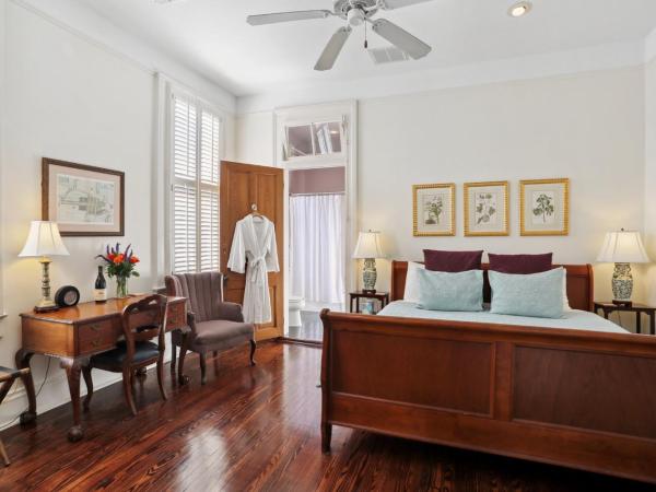 Maison Perrier Bed & Breakfast : photo 6 de la chambre chambre lit king-size supérieure 1