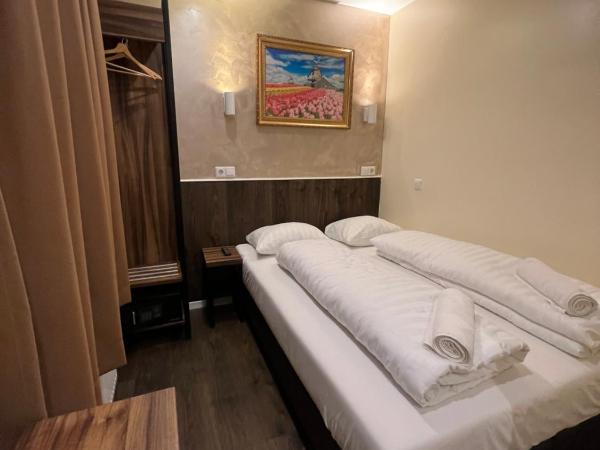 Orange Tulip Hotel : photo 2 de la chambre chambre double avec salle de bains privative