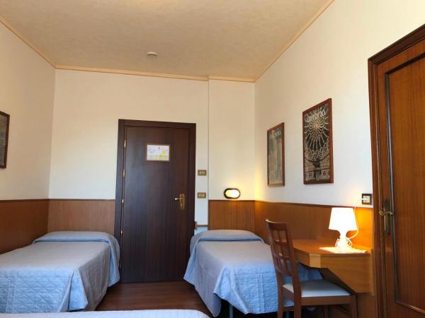 Hotel Signa : photo 1 de la chambre chambre quadruple Économique