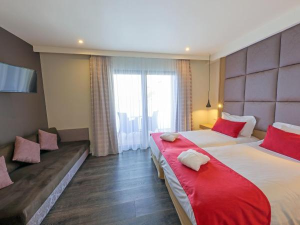 Hotel Saint Christophe : photo 10 de la chambre chambre triple supérieure - vue directe sur mer