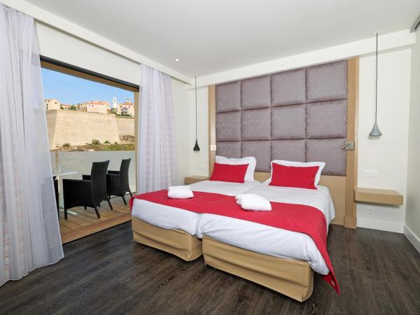 Hotel Saint Christophe : photo 6 de la chambre chambre triple supérieure - vue directe sur mer