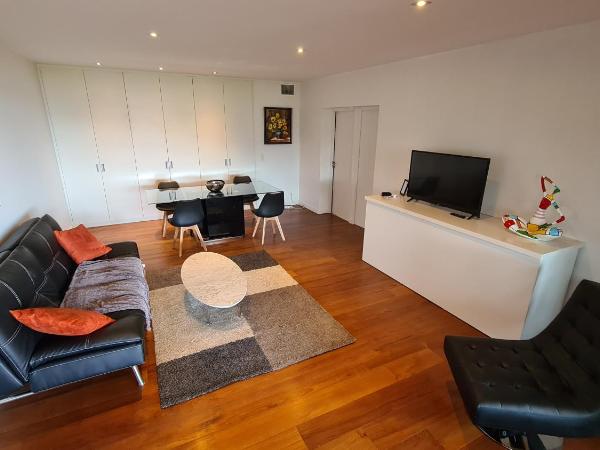 HPC Suites - Parking Gratuit & Piscine Chauffée : photo 8 de la chambre suite deluxe