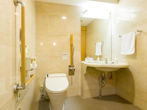 Toyoko Inn Nihombashi Bakurocho : photo 5 de la chambre chambre lits jumeaux accessible aux personnes à mobilité réduite - non-fumeurs