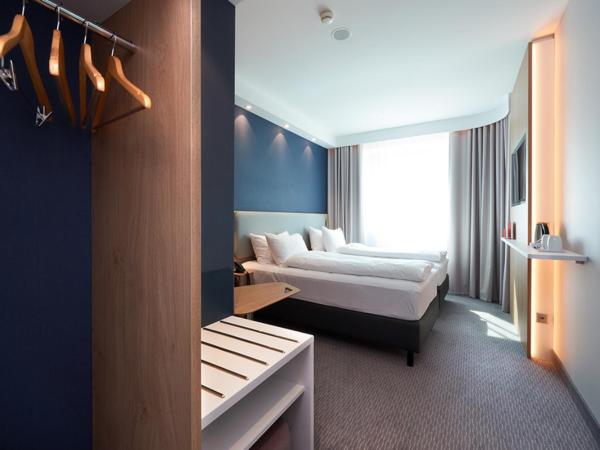 Holiday Inn Express & Suites - Basel - Allschwil, an IHG Hotel : photo 8 de la chambre chambre lits jumeaux standard